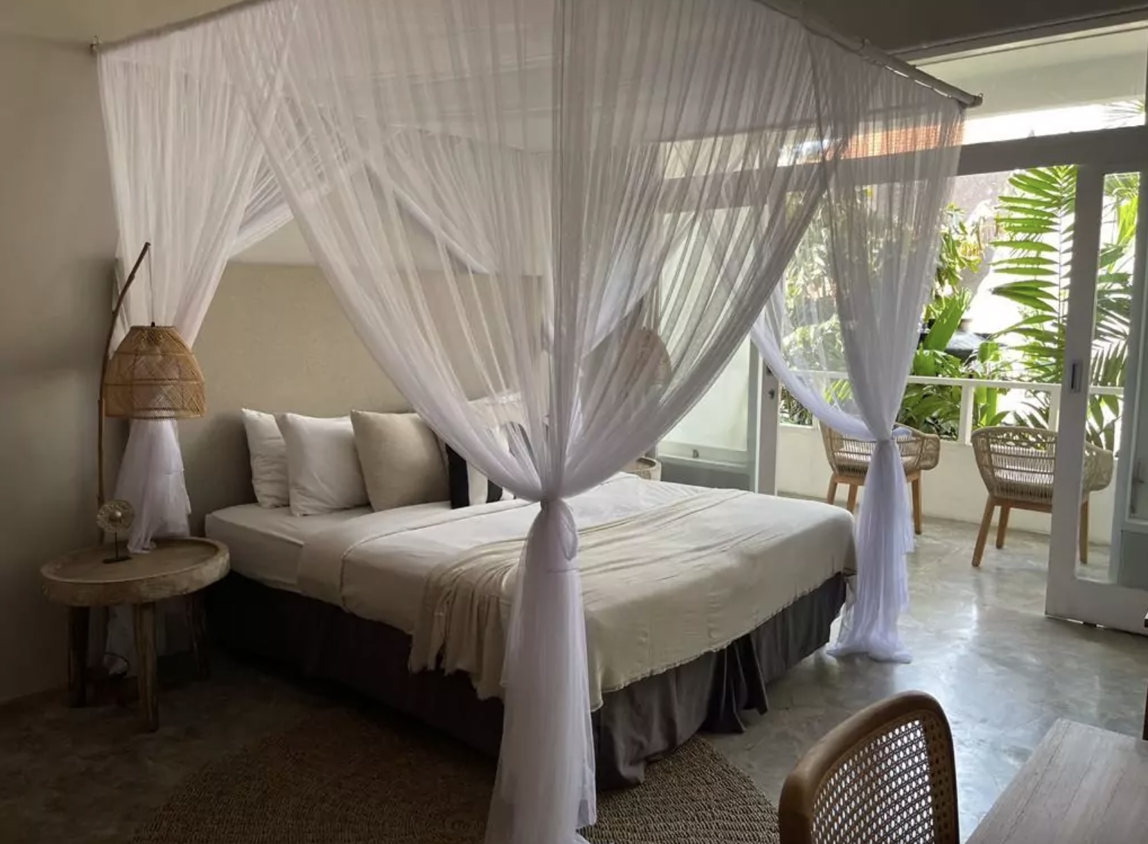 Deluxe Palm Rooms