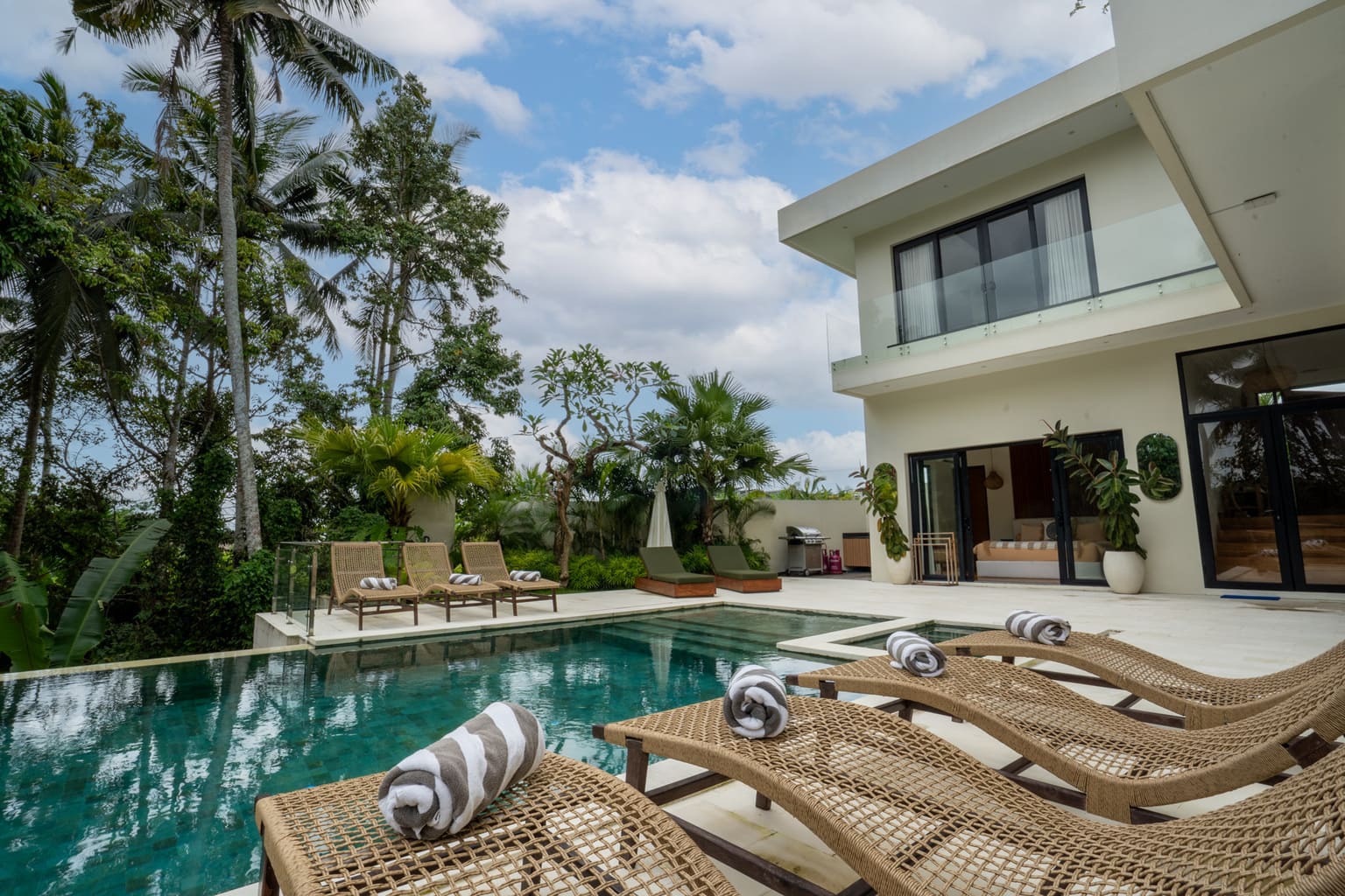 Honey Villa Ubud by Island Escape Villas